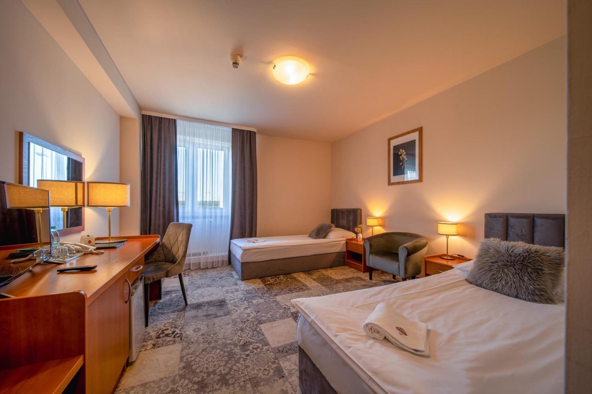 Hotel Gromada Radom Centrum Exterior photo
